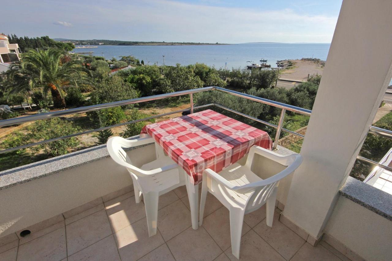 Apartments By The Sea Novalja, Pag - 9326 Екстериор снимка