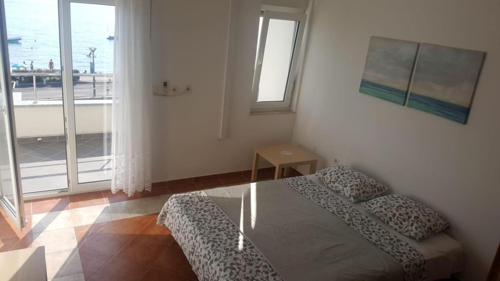 Apartments By The Sea Novalja, Pag - 9326 Екстериор снимка